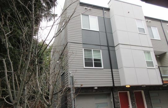 Townhouse - Surrey BC