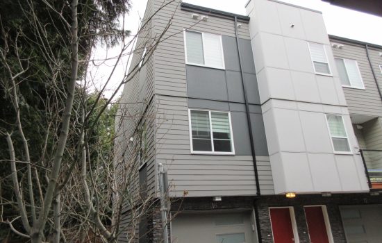 Townhouse - Surrey BC